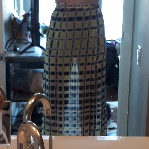 Nasty Gal long yellow maxi - Picture 8 of 11